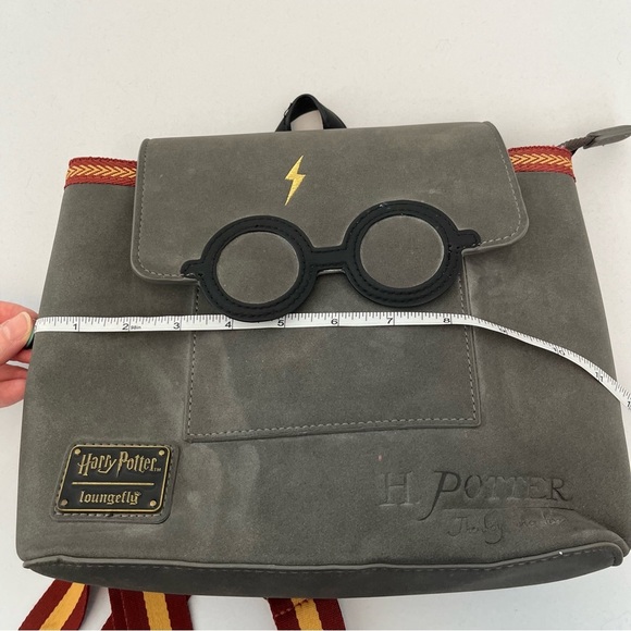 Loungefly RARE Harry Potter Gray Convertible Gryffindor Backpack Hogwarts main image 7